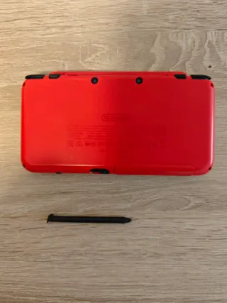 Nintendo 2DS XL Edizione Poké Ball