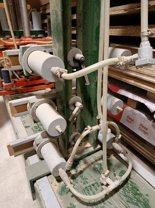 Prensa Neumática para Montaje de Muebles