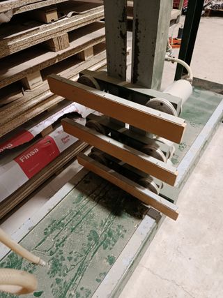 Prensa Neumática para Montaje de Muebles