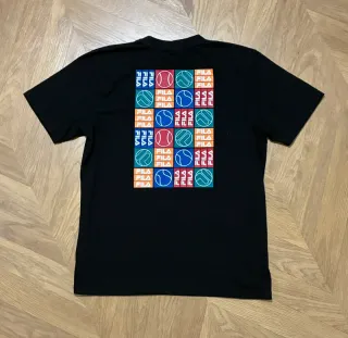 Camiseta FILA negra con estampada trasero Talla S