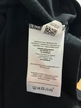 Camiseta FILA negra con estampada trasero Talla S