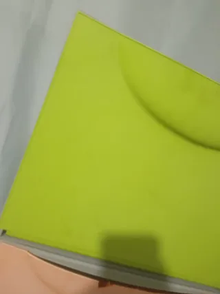 Zapatero plástico verde y naranja