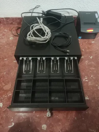 Caja registradora y impresora de tickets