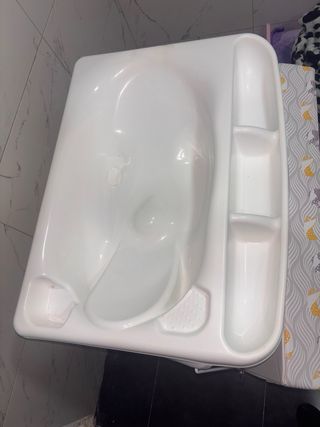 Cambiador y bañera para bebé