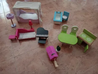 Casa de muñecas de madera