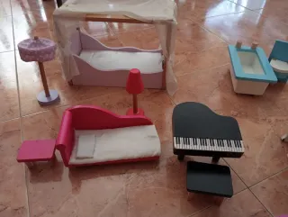 Casa de muñecas de madera