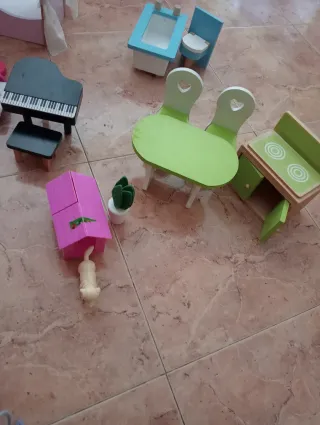 Casa de muñecas de madera