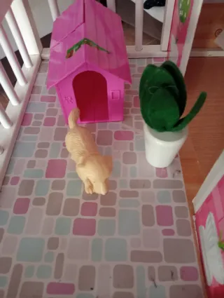 Casa de muñecas de madera