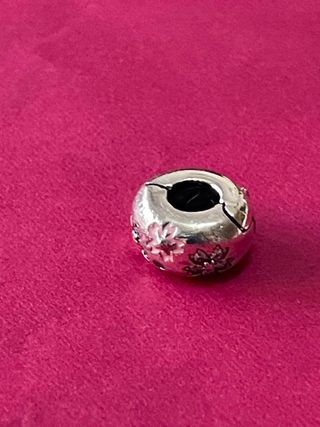 Charm Plata Flores y Circonitas