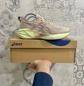 Asics Novablast 5 - Taglia 40.5