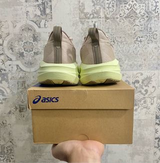 Asics Novablast 5 - Taglia 40.5