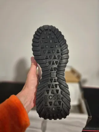 Zapatillas Hugo Boss grises y blancas