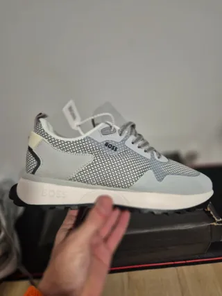 Zapatillas Hugo Boss grises y blancas