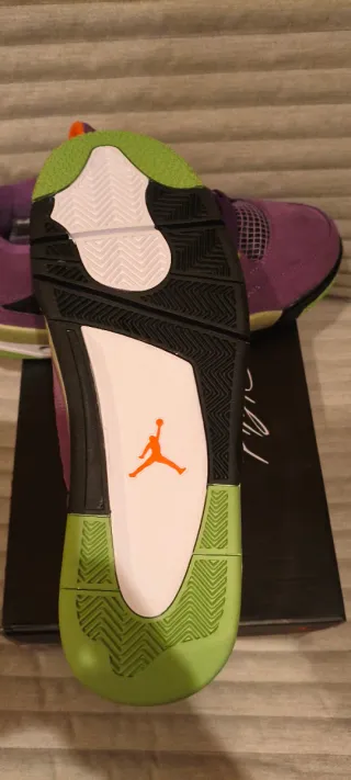 Jordan 4 Retro
