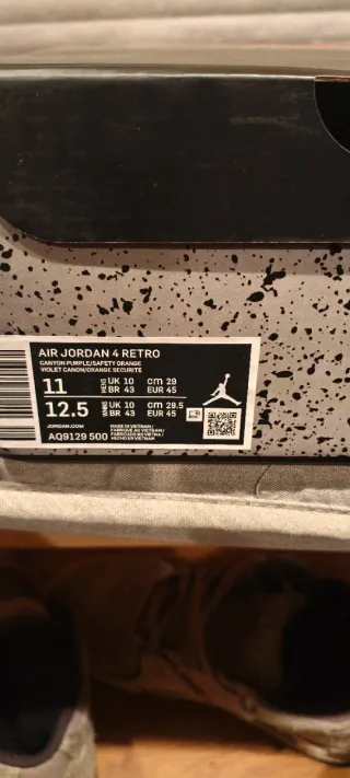 Jordan 4 Retro