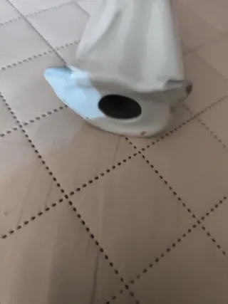 Figura de porcelana mujer durmiendo