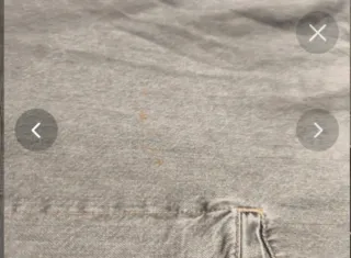 Pantalón vaquero gris wide leg con bolsillos