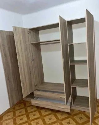 Armario de madera disponible de varios colores