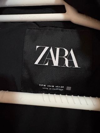 Anorak impermeable Zara negro