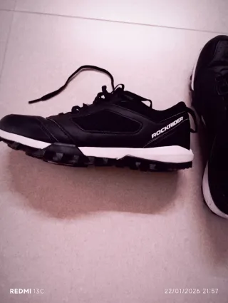 Zapatillas Rockrider spinning negras y blancas