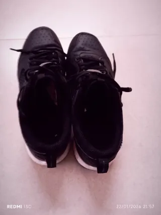 Zapatillas Rockrider spinning negras y blancas