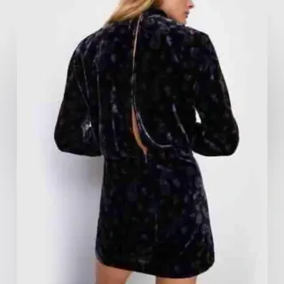 Vestido mini terciopelo estampado paisley Zara