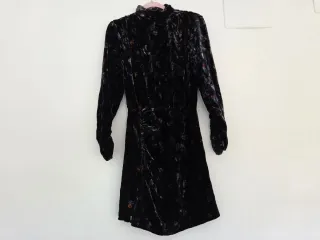 Vestido mini terciopelo estampado paisley Zara