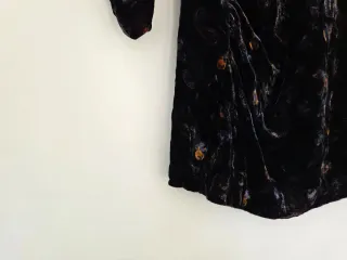 Vestido mini terciopelo estampado paisley Zara