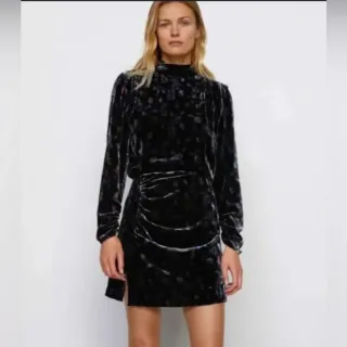 Vestido mini terciopelo estampado paisley Zara