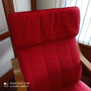 Sillón  ikea rojo y madera