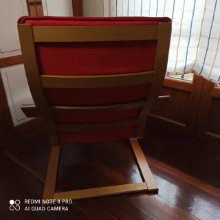 Sillón  ikea rojo y madera