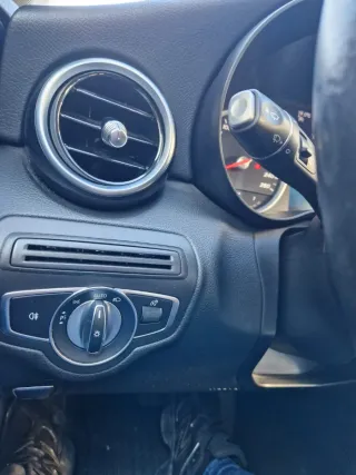 Mercedes-Benz  C 200