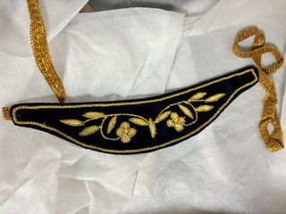 Saya bordada en aplicación virgen 80 cm