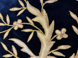 Saya bordada en aplicación virgen 80 cm