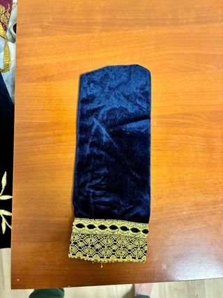 Saya bordada en aplicación virgen 80 cm