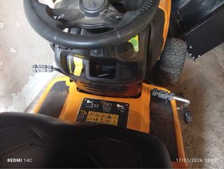 Tractor Cortacésped Cub Cadet LT2 + Remolque