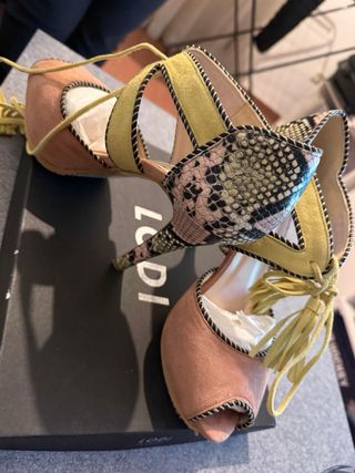 Tacones LODI Piel Serpiente y Ante