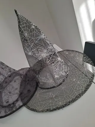 Cappelli da strega Halloween nuovi mai usati / New