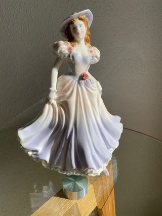 Figura de porcelana Royal Worcester "Catherine"
