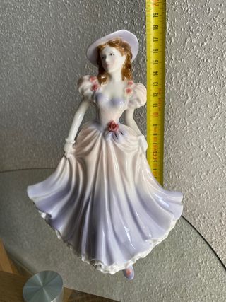 Figura de porcelana Royal Worcester "Catherine"