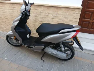 Yamaha Jog Scooter Plata