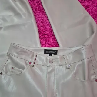 Pantaloni similpelle lucidi beige