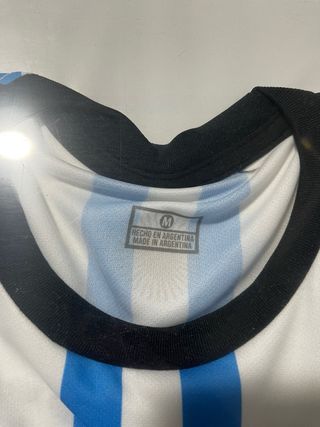 Camiseta enmarcada de Argentina firmada por Messi