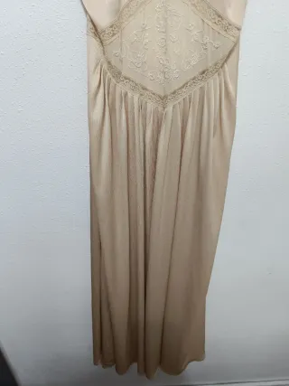 Vestido largo Zara satinado bordado Talla L