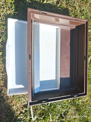 Jaula para pájaros beige y multicolor