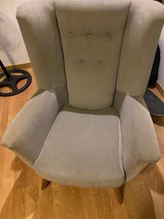 Sillón de tela beige