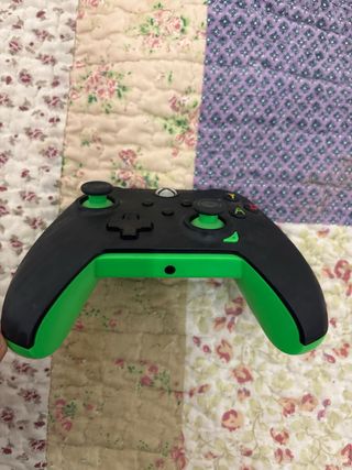 Controller Xbox Nero con Dettagli Verdi