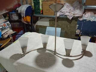 Lámpara de techo plateada con 4 luces
