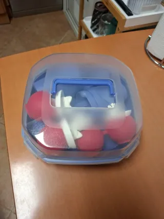 Maletin con vajilla camping 4 personas + 4 helader