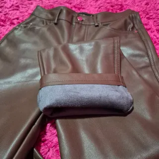 Pantaloni marroni similpelle lucidi